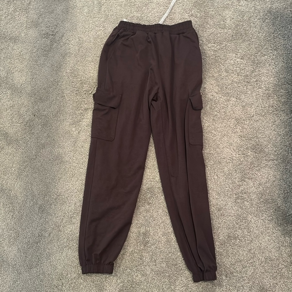 Vuori cargo joggers small